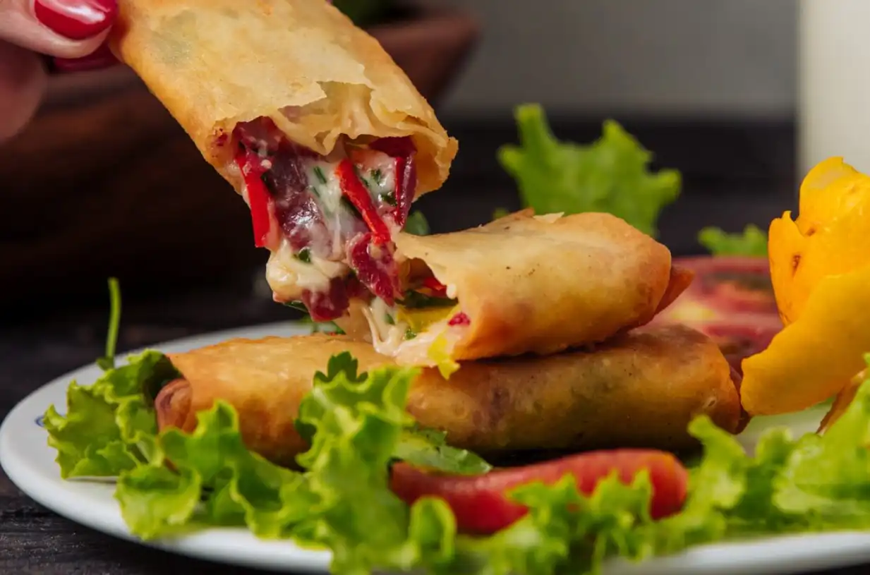 vegetaian egg roll filling with cabbage and pepper